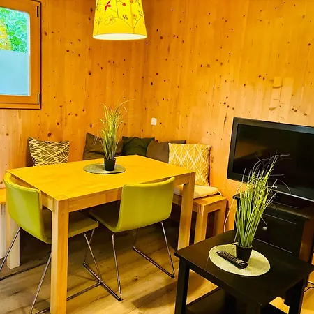 Stella's Holzchalet شاليه